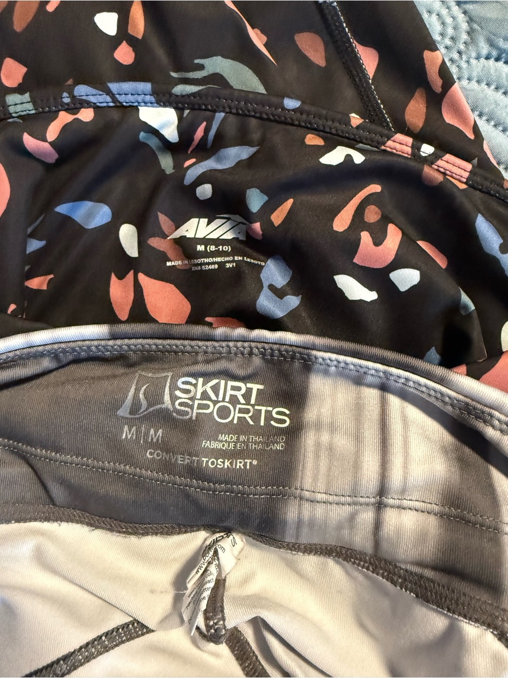 Women’s M leggings lot - Picture 3 of 7